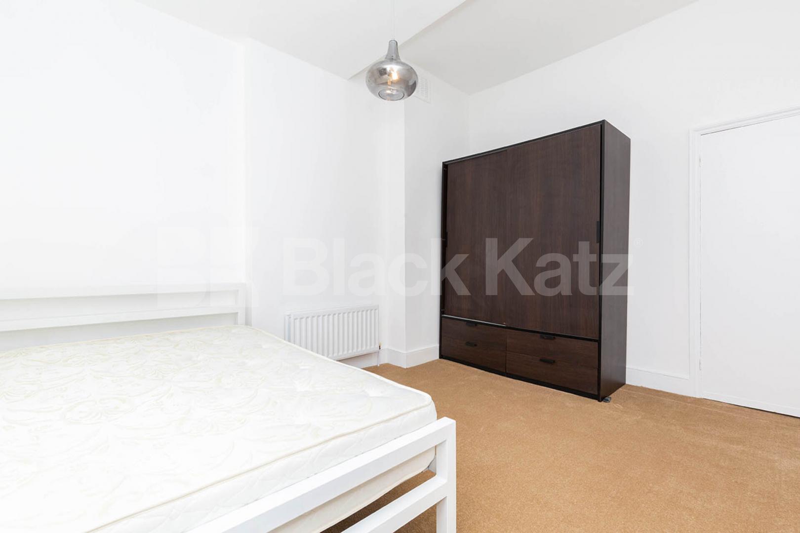 Contemporary one bedroom flat set on the first floor of a period conversion Marlborough Road, Upper Holloway